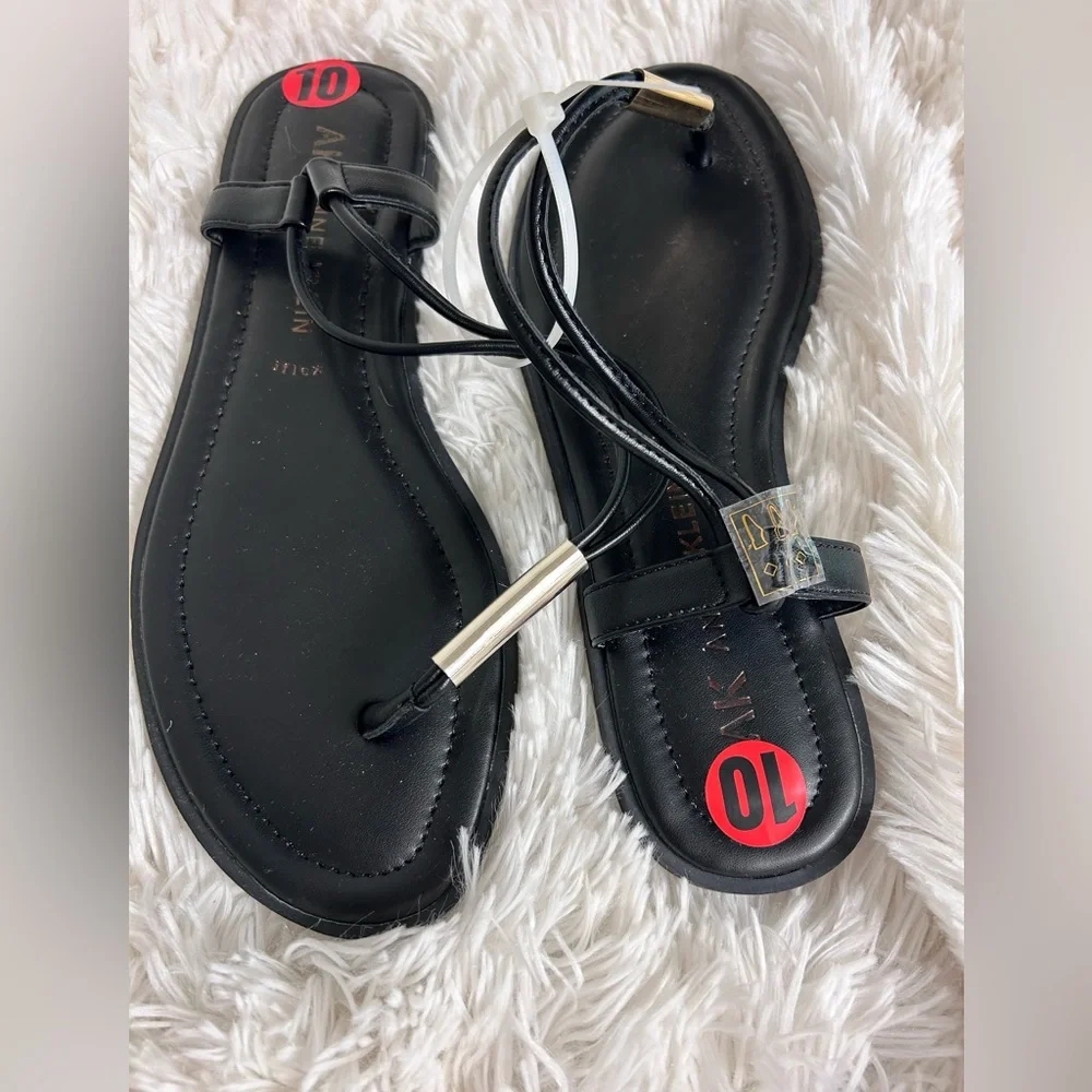 Anne Klein Black  Strappy Thong Sandals NWOT Sz 10